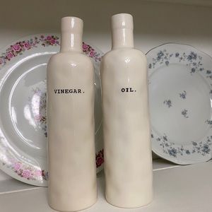 Rae Dunn Oil & Vinegar